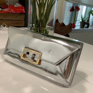Tory burch clutch